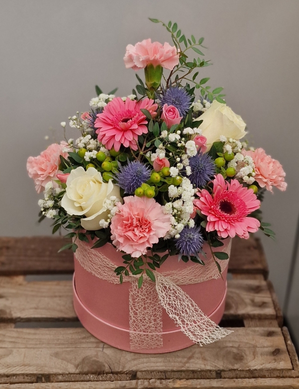 Hat box in pinks
