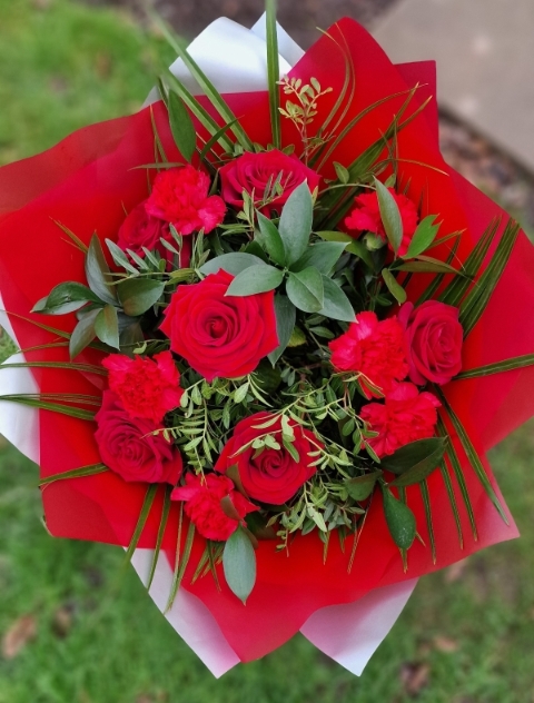 Red roses and red Carnation